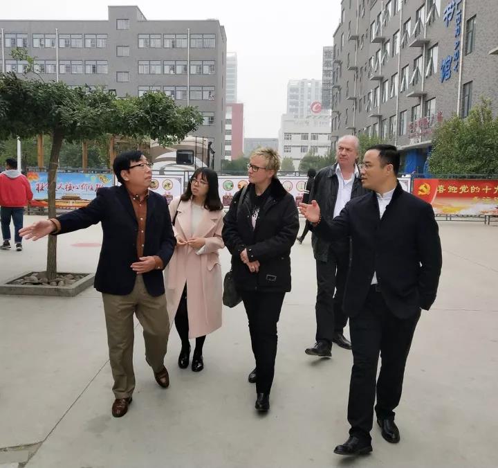 保定動(dòng)力工程學(xué)校與德國兒童與教育工作聯(lián)盟簽署合作協(xié)議 保定動(dòng)力工程學(xué)校與德國兒童與教育工作聯(lián)盟簽署合作協(xié)議