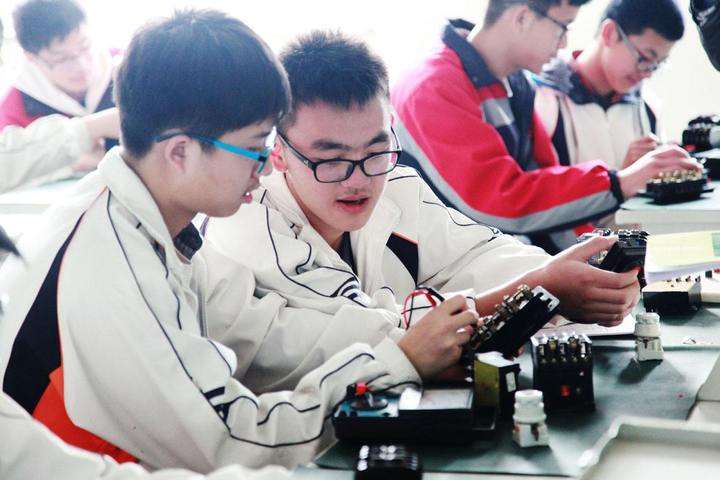 青年職教研究學(xué)者應思考職業(yè)教育的真問(wèn)題 青年職教研究學(xué)者應思考職業(yè)教育的真問(wèn)題