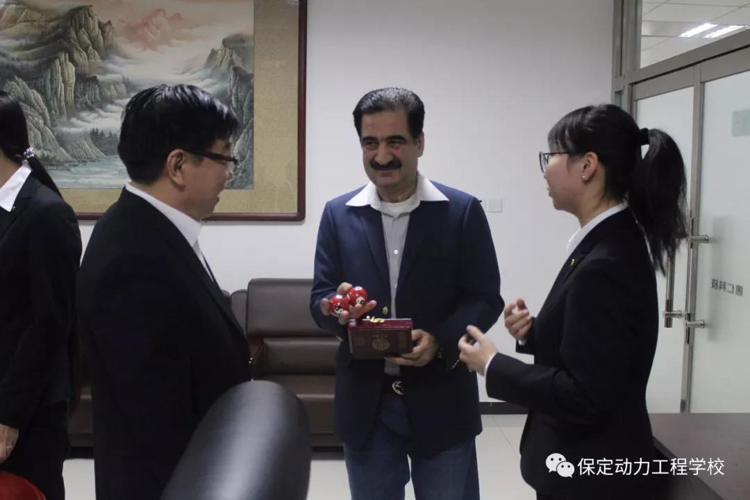 保定動(dòng)力工程學(xué)校與巴基斯坦簽署技能人才聯(lián)合培養合作備忘錄 保定動(dòng)力工程學(xué)校與巴基斯坦簽署技能人才聯(lián)合培養合作備忘錄