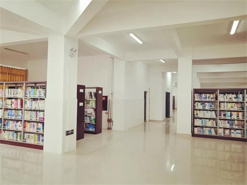 四川核工業(yè)職工大學(xué)圖書(shū)館開(kāi)館啦! 四川核工業(yè)職工大學(xué)圖書(shū)館開(kāi)館啦!