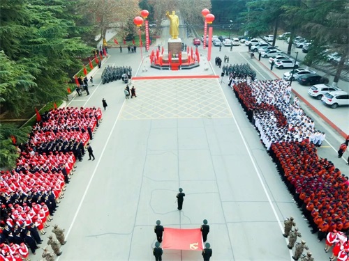 西安鐵道職業(yè)學(xué)校召開(kāi)“不忘初心、牢記使命”主題教育動(dòng)員大會(huì ) 西安鐵道職業(yè)學(xué)校召開(kāi)“不忘初心、牢記使命”主題教育動(dòng)員大會(huì )