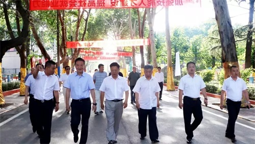 民進(jìn)中央副主席王剛一行蒞臨西安鐵道職業(yè)學(xué)校調研 民進(jìn)中央副主席王剛一行蒞臨西安鐵道職業(yè)學(xué)校調研