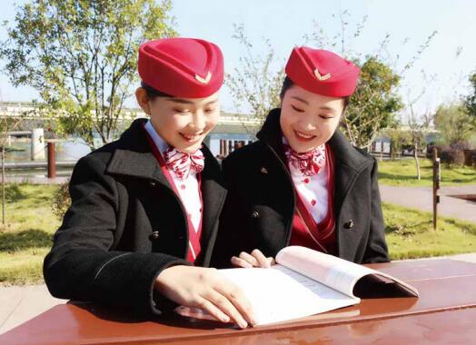 航空服務(wù)與管理專(zhuān)業(yè)都學(xué)什么課程? 航空服務(wù)與管理專(zhuān)業(yè)都學(xué)什么課程?