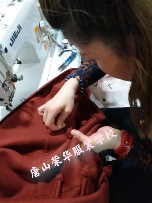 唐山有正規的服裝學(xué)校嗎? 唐山有正規的服裝學(xué)校嗎?